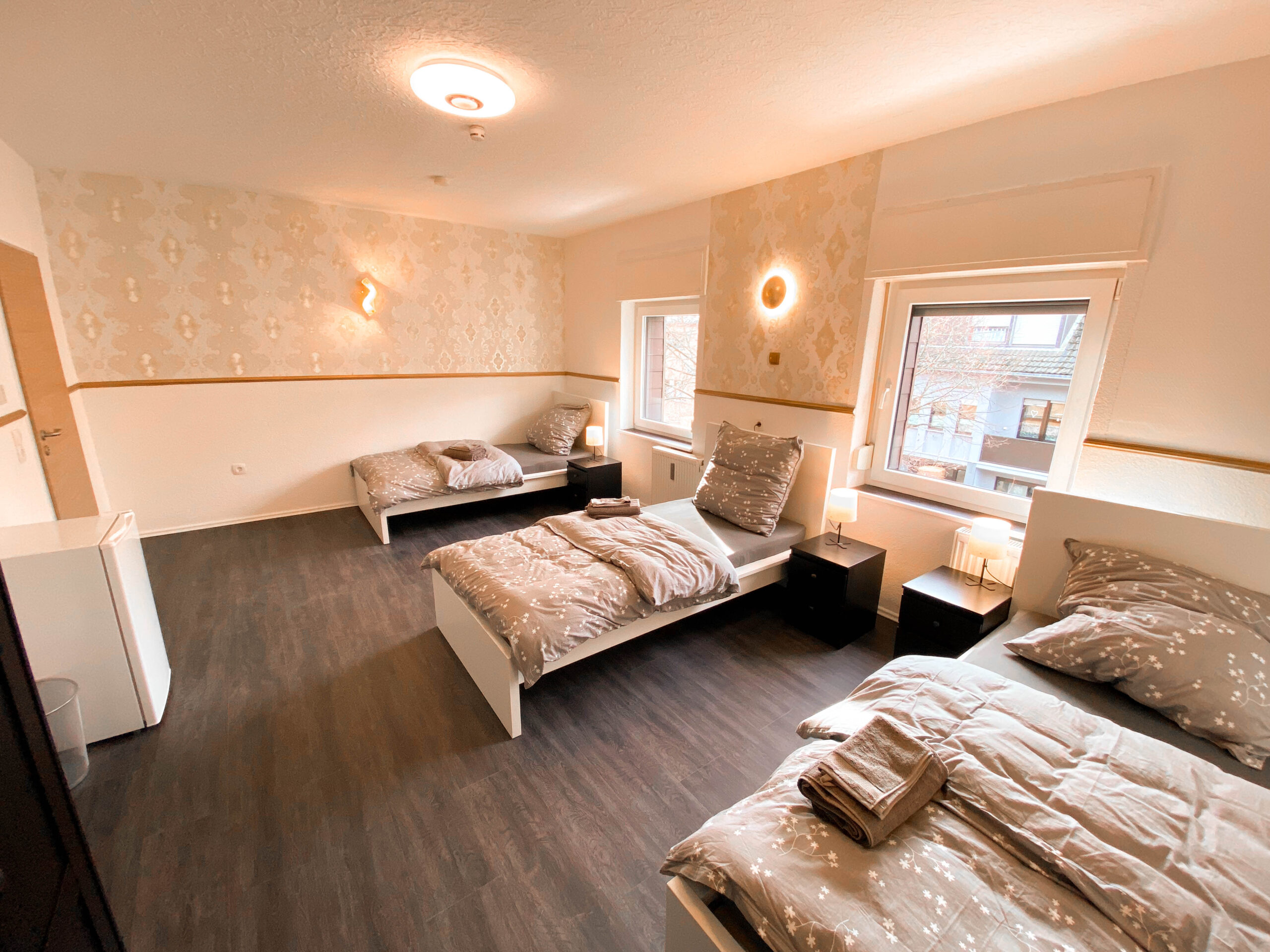 dreier Bett Monteurzimmer Mondial Eschweiler